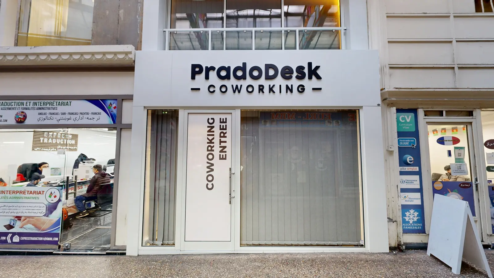 Façade et entrée du coworking PradoDesk, 6 passage du Prado, Paris 10e